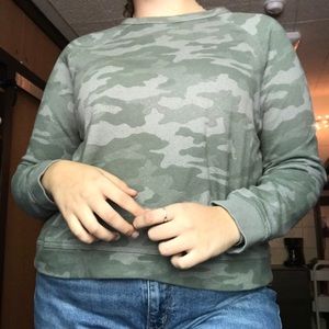 green camo ‘universal thread’ sweatshirt